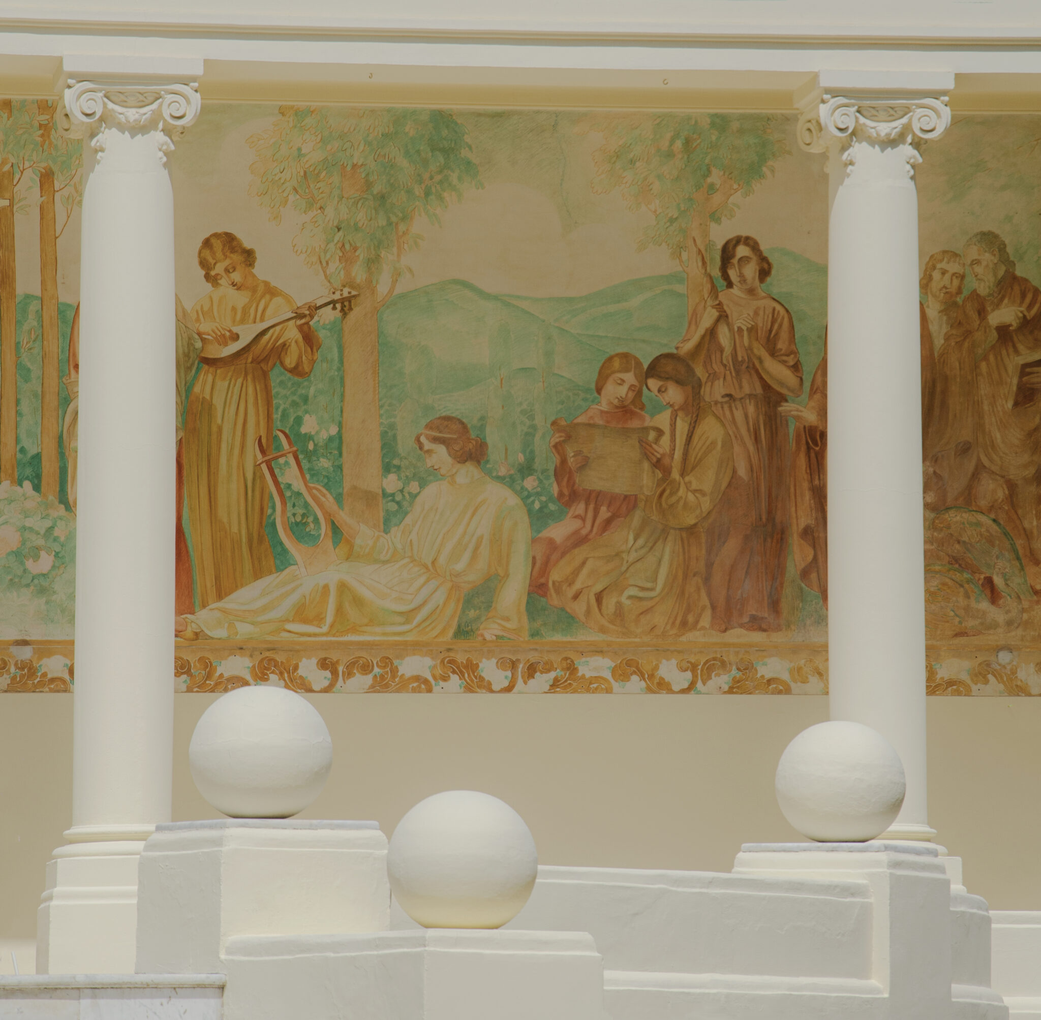 Darius Vilàs, a native of Barcelona, drew inspiration from Greek and Roman classicism as well as the Italian Renaissance for his work in frescoes as well as stained glass. Samuel Rubio